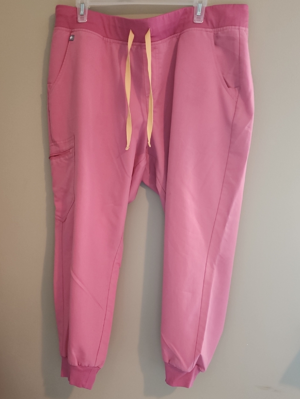 Figs Women's XXL Petite Pink Jogger Scrub Pants with Yellow Drawstring